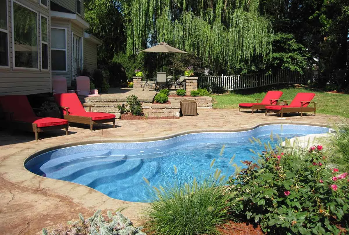 Freeform backyard pool design inspiration
